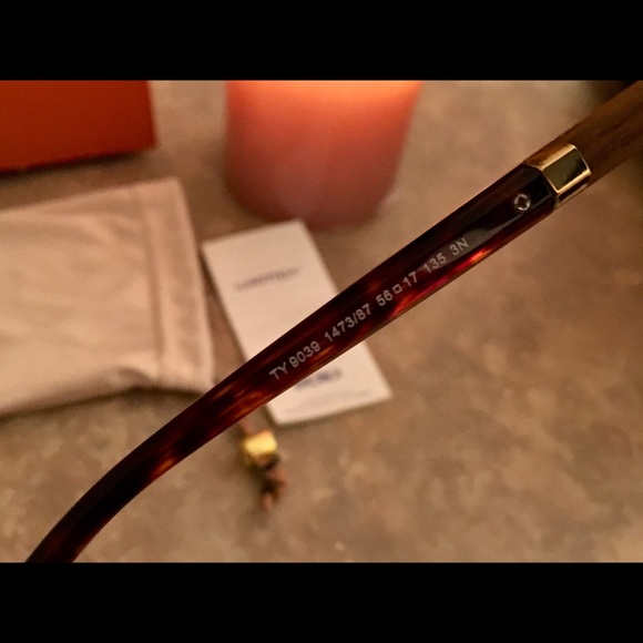 Tory Burch Blue Wood Stemmed Sunglasses w/Case - Picture 8 of 8